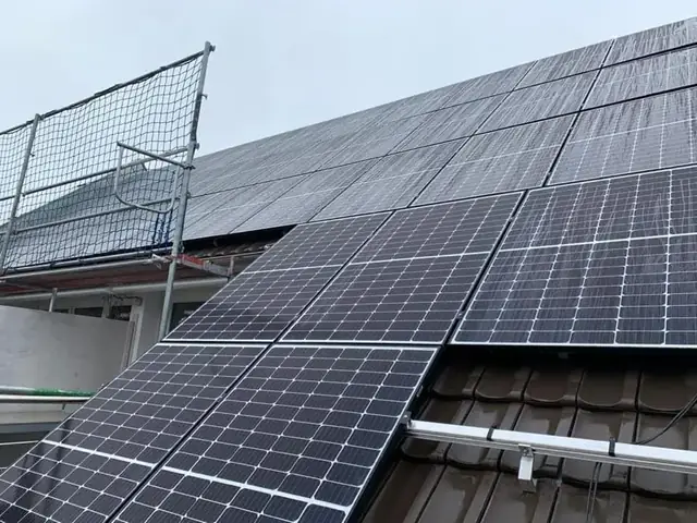 Photovoltaik-Module auf einem Ziegeldach